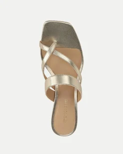 Alanis Sandal in><noscript><img width=